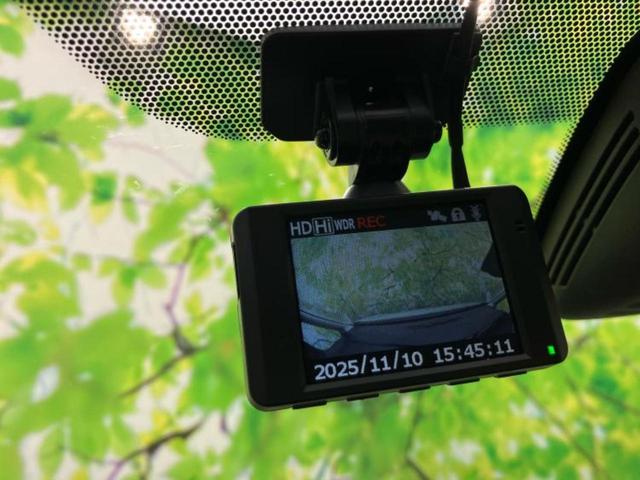 セレナ ｅパワーハイウェイスターＶ　保証書／純正　１０インチ　メモリーナビ／衝突安全装置／両側電動スライドドア／シートヒーター　前席／アラウンドビューモニター／車線逸脱防止支援システム／ドライブレコーダー　社外／ヘッドランプ　ＬＥＤ（41枚目）