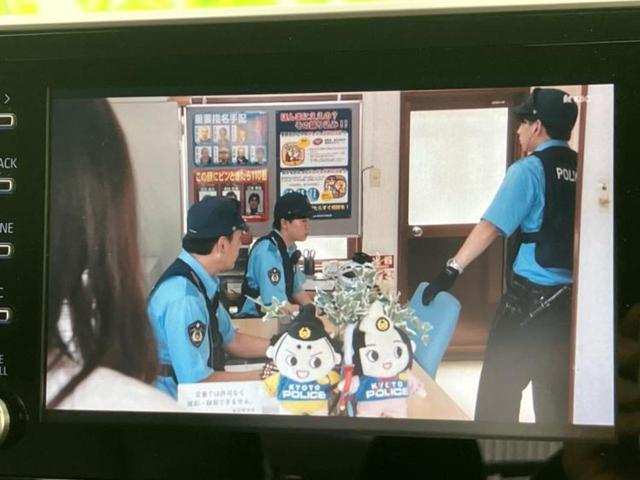 Ｃ－ＨＲ Ｇモードネロセーフティプラス　新品タイヤ／保証書／ディスプレイオーディオ＋ナビ／衝突安全装置／エアーシート　前席／全方位モニター／車線逸脱防止支援システム／シート　ハーフレザー／ヘッドランプ　ＬＥＤ／ＵＳＢジャック　全周囲カメラ（13枚目）