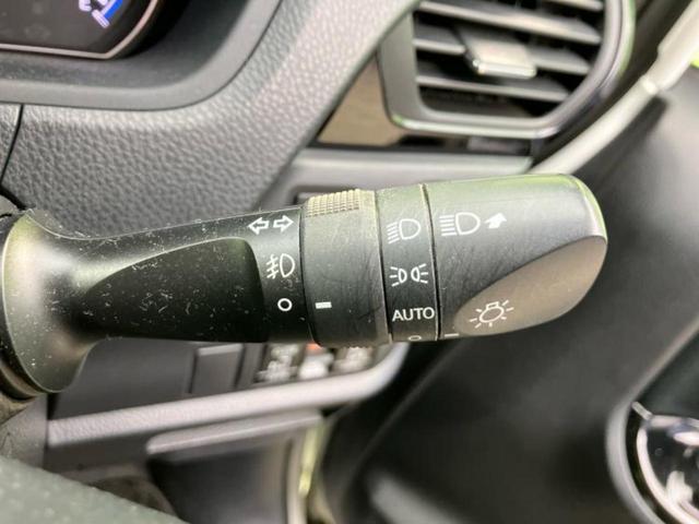 ノア ハイブリッドＳｉ　純正エアロ／保証書／純正　１０インチ　ＳＤナビ／フリップダウンモニター　純正　１２．８インチ／衝突安全装置／両側電動スライドドア／車線逸脱防止支援システム／ヘッドランプ　ＬＥＤ　衝突被害軽減システム（16枚目）