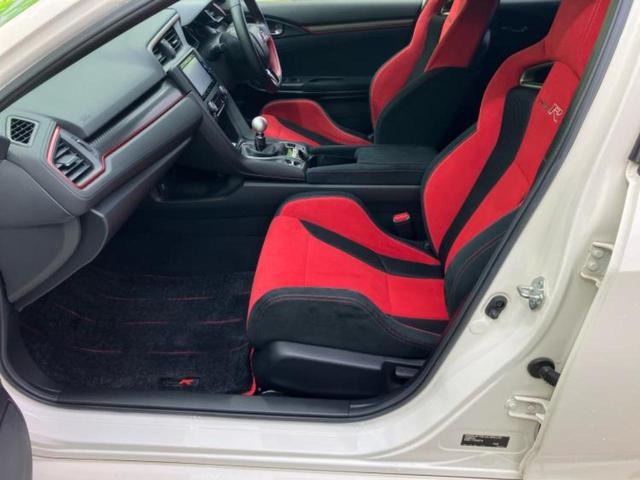 シビック タイプＲ　新品タイヤ／純正　ＳＤナビ／ヘッドランプ　ＬＥＤ／Ｂｌｕｅｔｏｏｔｈ接続／ＥＴＣ／ＥＢＤ付ＡＢＳ／横滑り防止装置／アイドリングストップ／クルーズコントロール／フルセグＴＶ／ＤＶＤ／ターボ　ＤＶＤ再生（6枚目）