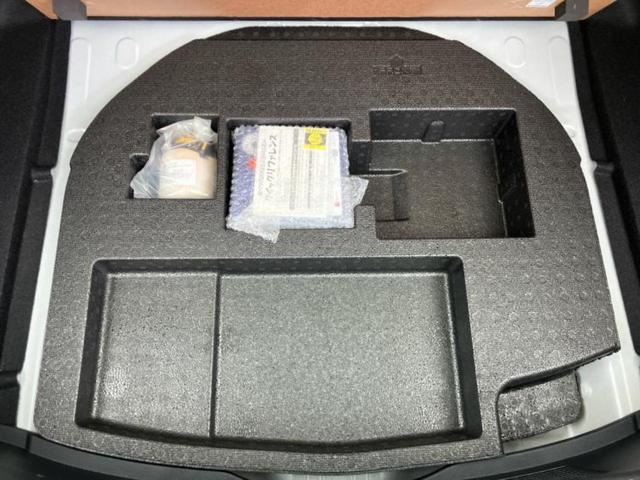 シビック タイプＲ　新品タイヤ／純正　ＳＤナビ／ヘッドランプ　ＬＥＤ／Ｂｌｕｅｔｏｏｔｈ接続／ＥＴＣ／ＥＢＤ付ＡＢＳ／横滑り防止装置／アイドリングストップ／クルーズコントロール／フルセグＴＶ／ＤＶＤ／ターボ　ＤＶＤ再生（25枚目）