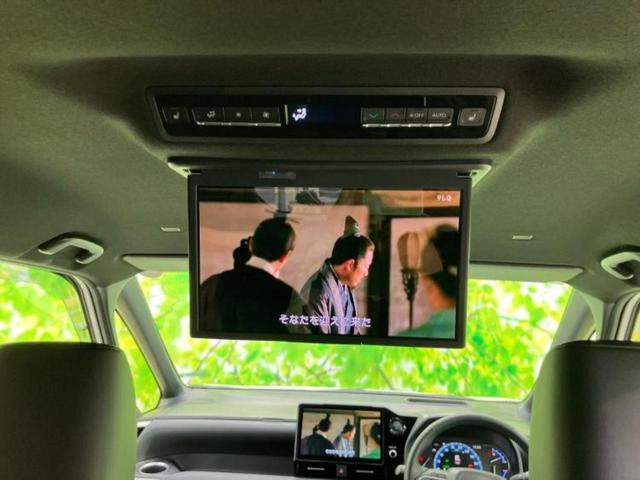 ノア ハイブリッドＳ－Ｚ　ディスプレイオーディオ＋ナビ１０．５インチ／フリップダウンモニター　純正　１４インチ／デジタルインナーミラー／トヨタセーフティセンス／両側電動スライドドア／シートヒーター　前席　衝突被害軽減システム（12枚目）
