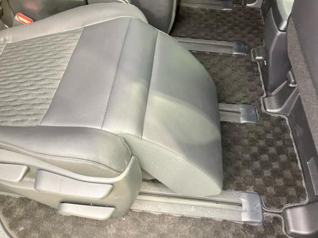 ノア ハイブリッドＳ－Ｚ　ディスプレイオーディオ＋ナビ１０．５インチ／フリップダウンモニター　純正　１４インチ／デジタルインナーミラー／トヨタセーフティセンス／両側電動スライドドア／シートヒーター　前席　衝突被害軽減システム（25枚目）