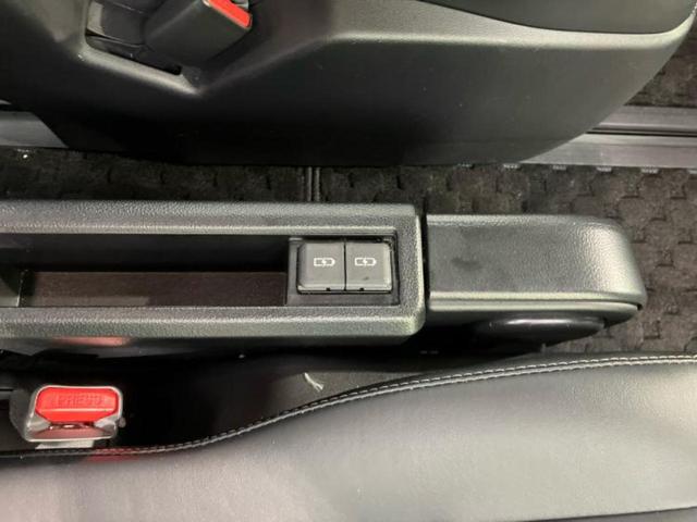 ノア ハイブリッドＳ－Ｚ　ディスプレイオーディオ＋ナビ１０．５インチ／フリップダウンモニター　純正　１４インチ／デジタルインナーミラー／トヨタセーフティセンス／両側電動スライドドア／シートヒーター　前席　衝突被害軽減システム（40枚目）