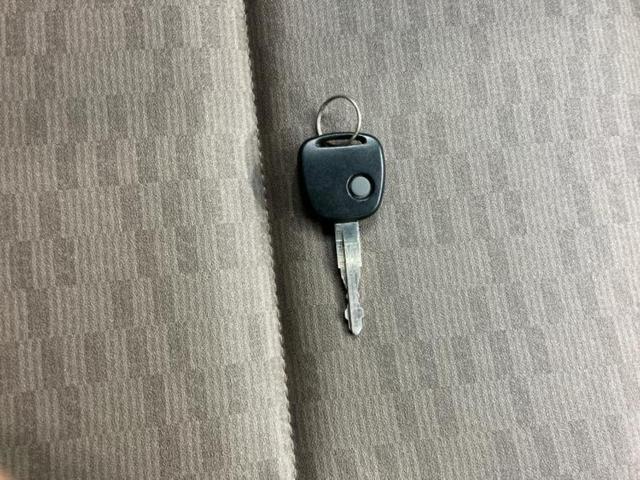 ＮＶ１００クリッパーバン ＤＸ　新品タイヤ／シート　撥水加工／ドライブレコーダー　社外／ＵＳＢジャック／エアバッグ　運転席／エアバッグ　助手席／キーレスエントリー／パワーステアリング／オートライト／マニュアルエアコン　ドラレコ（16枚目）