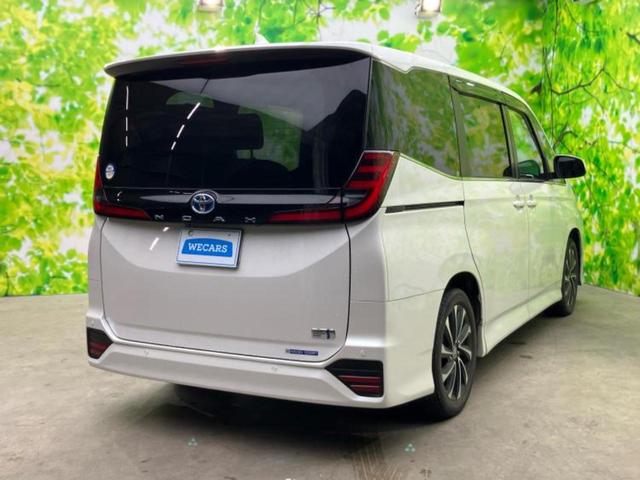 ノア ハイブリッドＳ－Ｚ　保証書／純正　１０インチ　ＳＤナビ／フリップダウンモニター／衝突安全装置／両側電動スライドドア／シートヒーター／車線逸脱防止支援システム／シート　ハーフレザー／電動バックドア／ヘッドランプ　ＬＥＤ（3枚目）