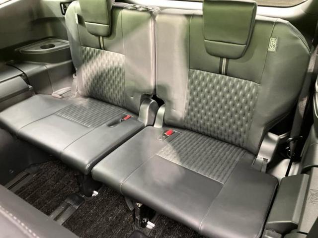 ノア ハイブリッドＳ－Ｚ　保証書／純正　１０インチ　ＳＤナビ／フリップダウンモニター／衝突安全装置／両側電動スライドドア／シートヒーター／車線逸脱防止支援システム／シート　ハーフレザー／電動バックドア／ヘッドランプ　ＬＥＤ（19枚目）