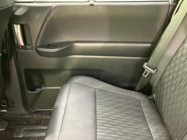 ノア ハイブリッドＳ－Ｚ　保証書／純正　１０インチ　ＳＤナビ／フリップダウンモニター／衝突安全装置／両側電動スライドドア／シートヒーター／車線逸脱防止支援システム／シート　ハーフレザー／電動バックドア／ヘッドランプ　ＬＥＤ（24枚目）