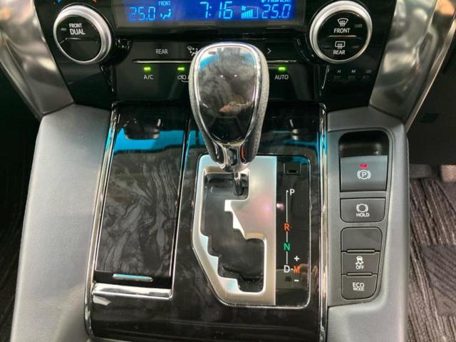 アルファード Ｓ　Ｃパッケージ　サンルーフ／保証書／ディスプレイオーディオ＋ナビ８インチ／フリップダウンモニター　純正　１２．１インチ／トヨタセーフティセンス／両側電動スライドドア／シートヒーター　前席　衝突被害軽減システム　ＥＴＣ（17枚目）