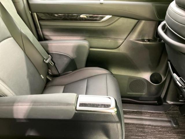 アルファード Ｓ　Ｃパッケージ　サンルーフ／保証書／ディスプレイオーディオ＋ナビ８インチ／フリップダウンモニター　純正　１２．１インチ／トヨタセーフティセンス／両側電動スライドドア／シートヒーター　前席　衝突被害軽減システム　ＥＴＣ（23枚目）