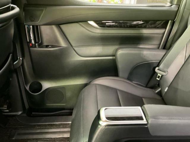 アルファード Ｓ　Ｃパッケージ　サンルーフ／保証書／ディスプレイオーディオ＋ナビ８インチ／フリップダウンモニター　純正　１２．１インチ／トヨタセーフティセンス／両側電動スライドドア／シートヒーター　前席　衝突被害軽減システム　ＥＴＣ（24枚目）