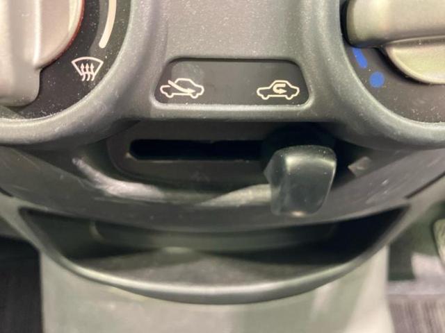 ノート X 新品タイヤ/保証書/純正 SDナビ/衝突安全装置/Bluetooth接続/ETC/EBD付ABS/アイドリングストップ/フルセグTV/禁煙車/エアバッグ 運転席/エアバッグ 助手席/パワーウインドウ(31枚目)