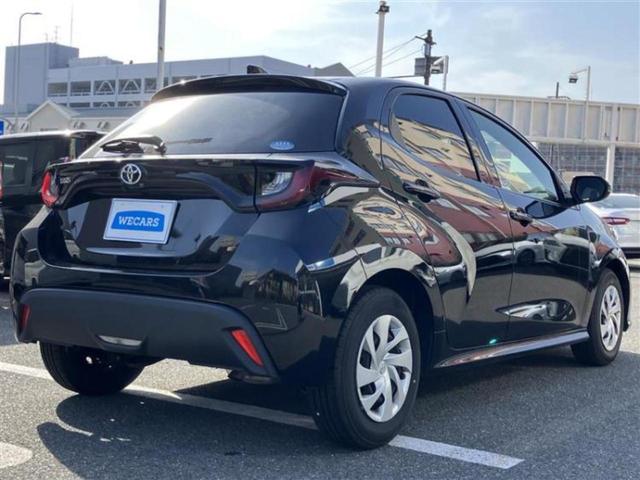 ヤリス Ｘ　ディスプレイオーディオ＋ナビ／衝突安全装置／車線逸脱防止支援システム／Ｂｌｕｅｔｏｏｔｈ接続／ＥＴＣ／ＥＢＤ付ＡＢＳ／バックモニター／エアバッグ　運転席／エアバッグ　助手席／パワーウインドウ（3枚目）