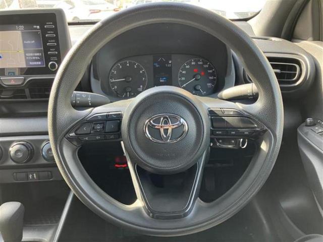 ヤリス Ｘ　ディスプレイオーディオ＋ナビ／衝突安全装置／車線逸脱防止支援システム／Ｂｌｕｅｔｏｏｔｈ接続／ＥＴＣ／ＥＢＤ付ＡＢＳ／バックモニター／エアバッグ　運転席／エアバッグ　助手席／パワーウインドウ（12枚目）