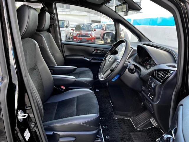 ヴォクシー ZSキラメキ3 保証書/純正 9インチ SDナビ/フリップダウンモニター 純正 12.1インチ/衝突安全装置/両側電動スライドドア/車線逸脱防止支援システム/シート ハーフレザー/ドライブレコーダー 純正 ドラレコ(5枚目)