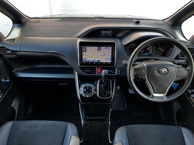 ヴォクシー ZSキラメキ3 保証書/純正 9インチ SDナビ/フリップダウンモニター 純正 12.1インチ/衝突安全装置/両側電動スライドドア/車線逸脱防止支援システム/シート ハーフレザー/ドライブレコーダー 純正 ドラレコ(12枚目)