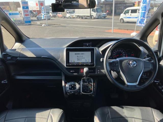 ヴォクシー ＺＳ　新品タイヤ／保証書／純正　９インチ　ＳＤナビ／フリップダウンモニター　純正　１２．１インチ／トヨタセーフティセンス／両側電動スライドドア／ヘッドランプ　ＬＥＤ／Ｂｌｕｅｔｏｏｔｈ接続／ＥＴＣ（4枚目）