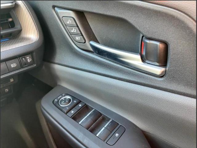 プリウス Z 保証書/ディスプレイオーディオ+ナビ10インチ/デジタルインナーミラー/トヨタセーフティセンス/エアーシート 前席/全方位モニター/車線逸脱防止支援システム/シート 合皮/電動バックドア 全周囲カメラ(17枚目)