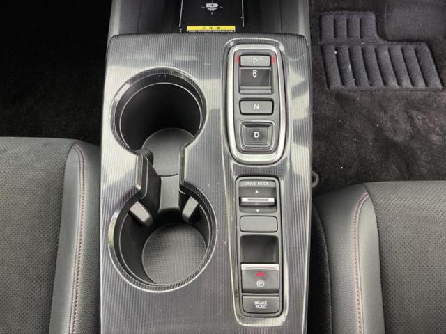 シビック ｅＨＥＶ　新品タイヤ／ＢＯＳＥ／保証書／純正　８インチ　ＳＤナビ／衝突安全装置／シートヒーター／車線逸脱防止支援システム／シート　ハーフレザー／ヘッドランプ　ＬＥＤ／Ｂｌｕｅｔｏｏｔｈ接続／ＥＴＣ　バックカメラ（18枚目）