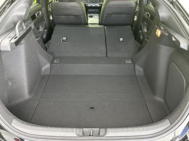 シビック ｅＨＥＶ　新品タイヤ／ＢＯＳＥ／保証書／純正　８インチ　ＳＤナビ／衝突安全装置／シートヒーター／車線逸脱防止支援システム／シート　ハーフレザー／ヘッドランプ　ＬＥＤ／Ｂｌｕｅｔｏｏｔｈ接続／ＥＴＣ　バックカメラ（19枚目）