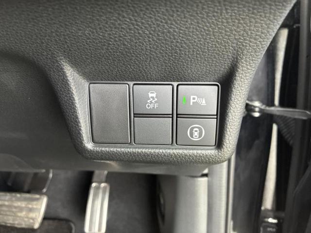 シビック ｅＨＥＶ　新品タイヤ／ＢＯＳＥ／保証書／純正　８インチ　ＳＤナビ／衝突安全装置／シートヒーター／車線逸脱防止支援システム／シート　ハーフレザー／ヘッドランプ　ＬＥＤ／Ｂｌｕｅｔｏｏｔｈ接続／ＥＴＣ　バックカメラ（25枚目）
