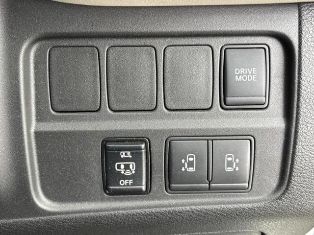 セレナ ｅパワーハイウェイスターＶ　保証書／純正　９インチ　ＳＤナビ／フリップダウンモニター　純正　１１．４インチ／インテリジェントルームミラー／エマージェンシーブレーキ／両側電動スライドドア／アラウンドビューモニター　全周囲カメラ（30枚目）