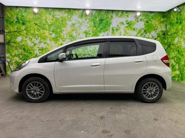 フィット １３Ｇ・スマートセレクションファインスタイル　保証書／社外　ＳＤナビ／ヘッドランプ　ＨＩＤ／ＥＴＣ／ＥＢＤ付ＡＢＳ／フルセグＴＶ／エアバッグ　運転席／エアバッグ　助手席／アルミホイール　社外　１４インチ／パワーウインドウ／キーレスエントリー（2枚目）