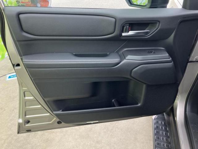 ４ＷＤ　ＶＸ　新品タイヤ／サンルーフ／保証書／ディスプレイオーディオ＋ナビ１２．３インチ／デジタルインナーミラー／トヨタセーフティセンス／シートヒーター　前席／全方位モニター／車線逸脱防止支援システム（画像20）