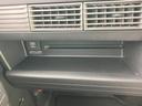 WECARSの展示場では実際に見て、触ってお車をお選びいただけます!知識の豊富な営業スタッフが様々なカーライフをご提案いたします!