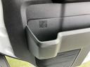 小物を整理整頓できる便利な収納スペース。運転中のちょっとした荷物置きに最適です。車内をすっきりキープできます。