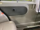 落ち着いた色合いが、車内全体に調和をもたらします。同乗者もゆったりとくつろげる空間を演出。◆画像認識AIによる推定であり実際と異なる場合があります。