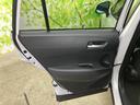 すっきりとした色調で車内に統一感があり、窓越しに外の景色が広がります。後席で過ごす方にも落ち着いた雰囲気を感じていただけます。◆画像認識AIによる推定であり実際と異なる場合があります。