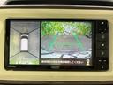 車両周辺を複数の視点で確認でき、後方映像には目安となるガイド線も表示されます。駐車時に周囲との距離感をつかみやすく、見落としを減らすための確認に役立ちます。
