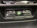 ETC車載器を備えており、対応する料金所ではETCを利用した通過が可能です。高速道路や有料道路を利用する際に便利で、料金所での支払いをスムーズに進められます。