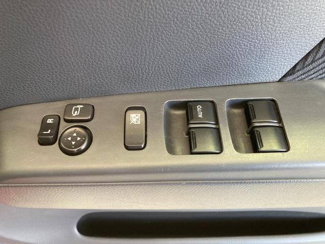 ＭＲワゴン １０ｔｈアニバーサリー　リミテッド　ＥＴＣ　バックカメラ　オートライト　ＨＩＤ　スマートキー　電動格納ミラー　ベンチシート　ＣＶＴ　盗難防止システム　ＡＢＳ　ＣＤ　ＵＳＢ　アルミホイール　衝突安全ボディ　エアコン　パワステ　レンタＵＰ（12枚目）