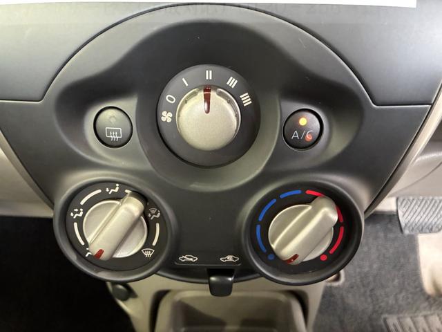 マーチ Ｘ　Ｖセレクション　ＥＴＣ　バックカメラ　オートライト　スマートキー　アイドリングストップ　電動格納ミラー　ＣＶＴ　盗難防止システム　衝突安全ボディ　ＡＢＳ　ＥＳＣ　ＣＤ　エアコン　パワステ　レンタＵＰ（5枚目）