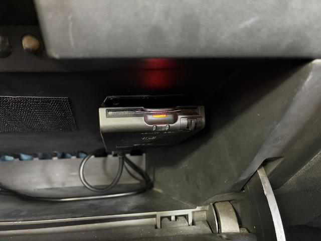 マーチ Ｓ　ＥＴＣ　バックカメラ　キーレスエントリー　電動格納ミラー　ＣＶＴ　衝突安全ボディ　ＡＢＳ　ＥＳＣ　ミュージックプレイヤー接続可　エアコン　パワステ　パワーウィンドウ　運転席エアバッグ　レンタＵＰ（9枚目）