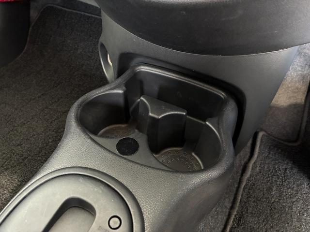マーチ １２Ｓ　Ｖパッケージ　ＥＴＣ　キーレスエントリー　電動格納ミラー　ＣＶＴ　衝突安全ボディ　ＡＢＳ　ＣＤ　ミュージックプレイヤー接続可　エアコン　パワーステアリング　パワーウィンドウ　レンタＵＰ（22枚目）