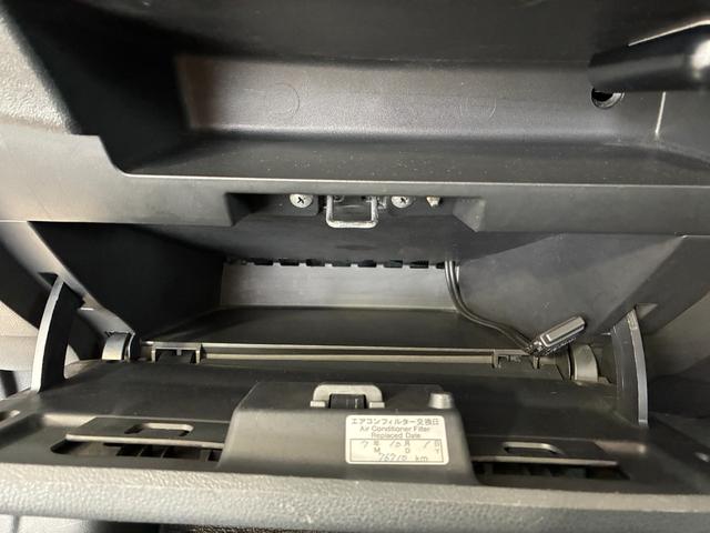マーチ １２Ｓ　Ｖパッケージ　ＥＴＣ　キーレスエントリー　電動格納ミラー　ＣＶＴ　衝突安全ボディ　ＡＢＳ　ＣＤ　ミュージックプレイヤー接続可　エアコン　パワーステアリング　パワーウィンドウ　レンタＵＰ（25枚目）