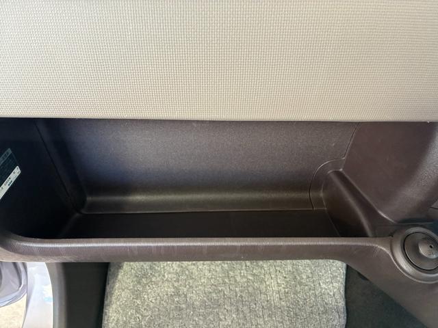 パッソ X 4WD キーレスエントリー 電動格納ミラー CVT 衝突安全ボディ ABS ESC CD エアコン レンタUP(11枚目)