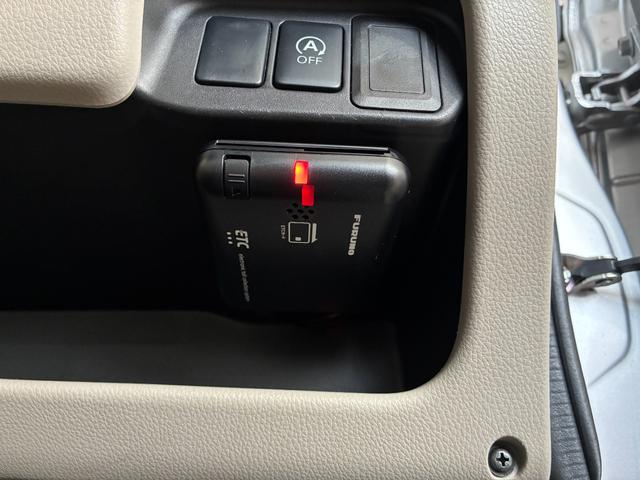 デイズ Ｘ　ＥＴＣ　全周囲カメラ　ナビ　スマートキー　アイドリングストップ　電動格納ミラー　ベンチシート　ＣＶＴ　盗難防止システム　ＡＢＳ　ＣＤ　ＤＶＤ再生　Ｂｌｕｅｔｏｏｔｈ　レンタＵＰ（9枚目）