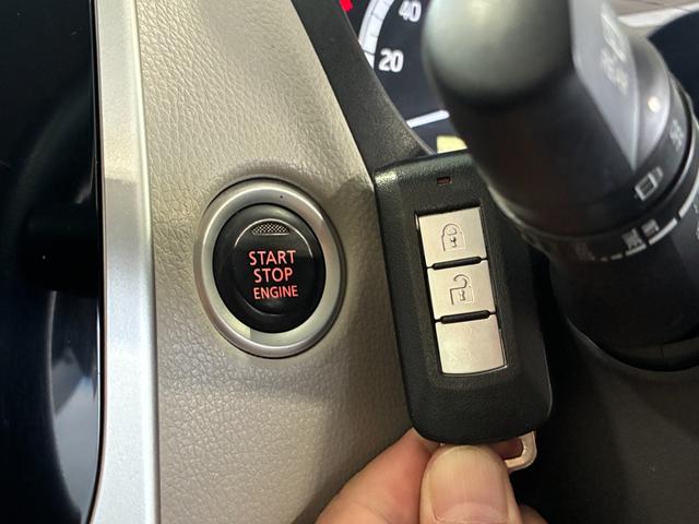 デイズ Ｘ　ＥＴＣ　全周囲カメラ　ナビ　スマートキー　アイドリングストップ　電動格納ミラー　ベンチシート　ＣＶＴ　盗難防止システム　ＡＢＳ　ＣＤ　ＤＶＤ再生　Ｂｌｕｅｔｏｏｔｈ　レンタＵＰ（11枚目）