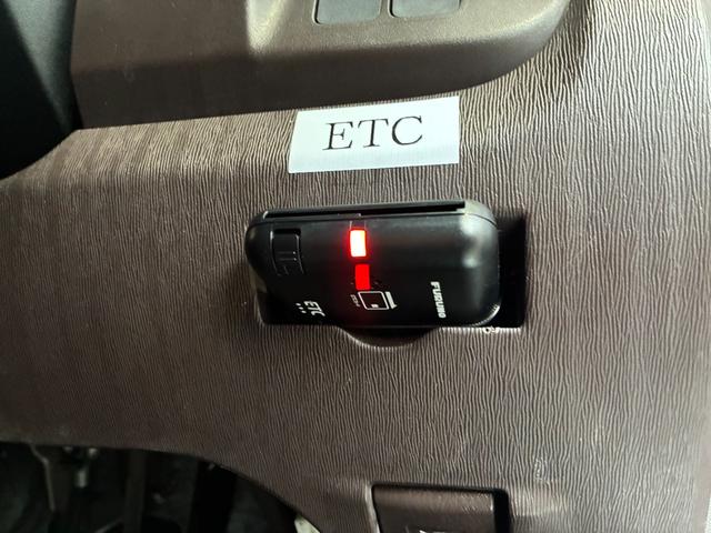 パッソ X クツロギ ETC ナビ スマートキー 電動格納ミラー CVT 盗難防止システム 衝突安全ボディ ベンチシート ABS CD DVD再生 エアコン パワーステアリング パワーウィンドウ レンタUP(9枚目)