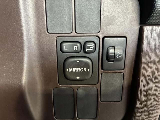 パッソ X クツロギ ETC ナビ スマートキー 電動格納ミラー CVT 盗難防止システム 衝突安全ボディ ベンチシート ABS CD DVD再生 エアコン パワーステアリング パワーウィンドウ レンタUP(10枚目)