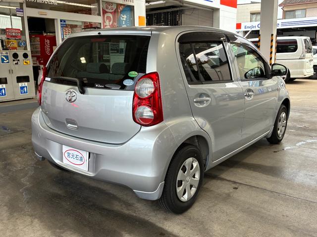 パッソ X クツロギ ETC ナビ スマートキー 電動格納ミラー CVT 盗難防止システム 衝突安全ボディ ベンチシート ABS CD DVD再生 エアコン パワーステアリング パワーウィンドウ レンタUP(15枚目)