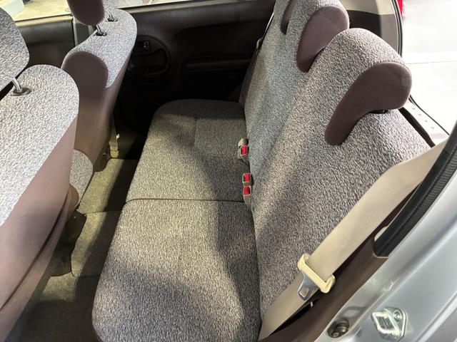 パッソ X クツロギ ETC ナビ スマートキー 電動格納ミラー CVT 盗難防止システム 衝突安全ボディ ベンチシート ABS CD DVD再生 エアコン パワーステアリング パワーウィンドウ レンタUP(31枚目)