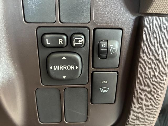 パッソ X Lパッケージ 4WD ETC スマートキー 電動格納ミラー CVT 盗難防止システム 衝突安全ボディ ベンチシート ABS ESC エアコン パワーステアリング パワーウィンドウ レンタUP(8枚目)