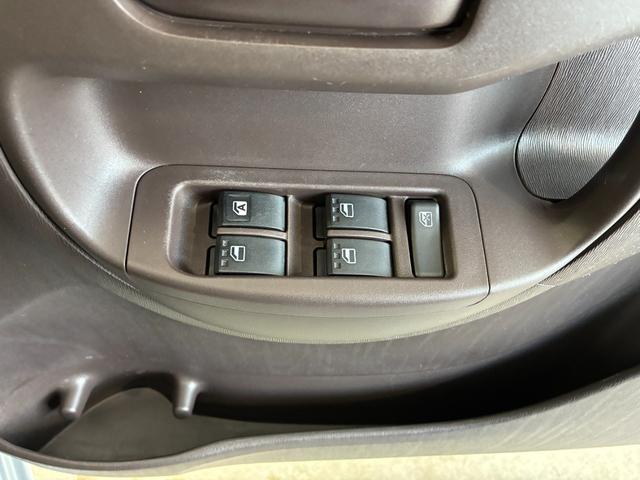 パッソ X Lパッケージ 4WD ETC スマートキー 電動格納ミラー CVT 盗難防止システム 衝突安全ボディ ベンチシート ABS ESC エアコン パワーステアリング パワーウィンドウ レンタUP(10枚目)