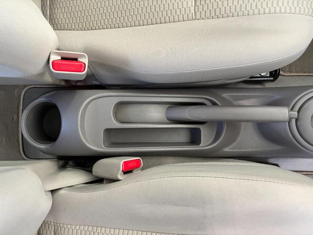 マーチ １２Ｘ　ＥＴＣ　スマートキー　アイドリングストップ　電動格納ミラー　ＣＶＴ　盗難防止システム　衝突安全ボディ　ＡＢＳ　ＣＤ　エアコン　パワーステアリング　パワーウィンドウ　レンタＵＰ（7枚目）