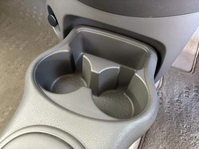 マーチ １２Ｘ　ＥＴＣ　スマートキー　アイドリングストップ　電動格納ミラー　ＣＶＴ　盗難防止システム　衝突安全ボディ　ＡＢＳ　ＣＤ　エアコン　パワーステアリング　パワーウィンドウ　レンタＵＰ（27枚目）